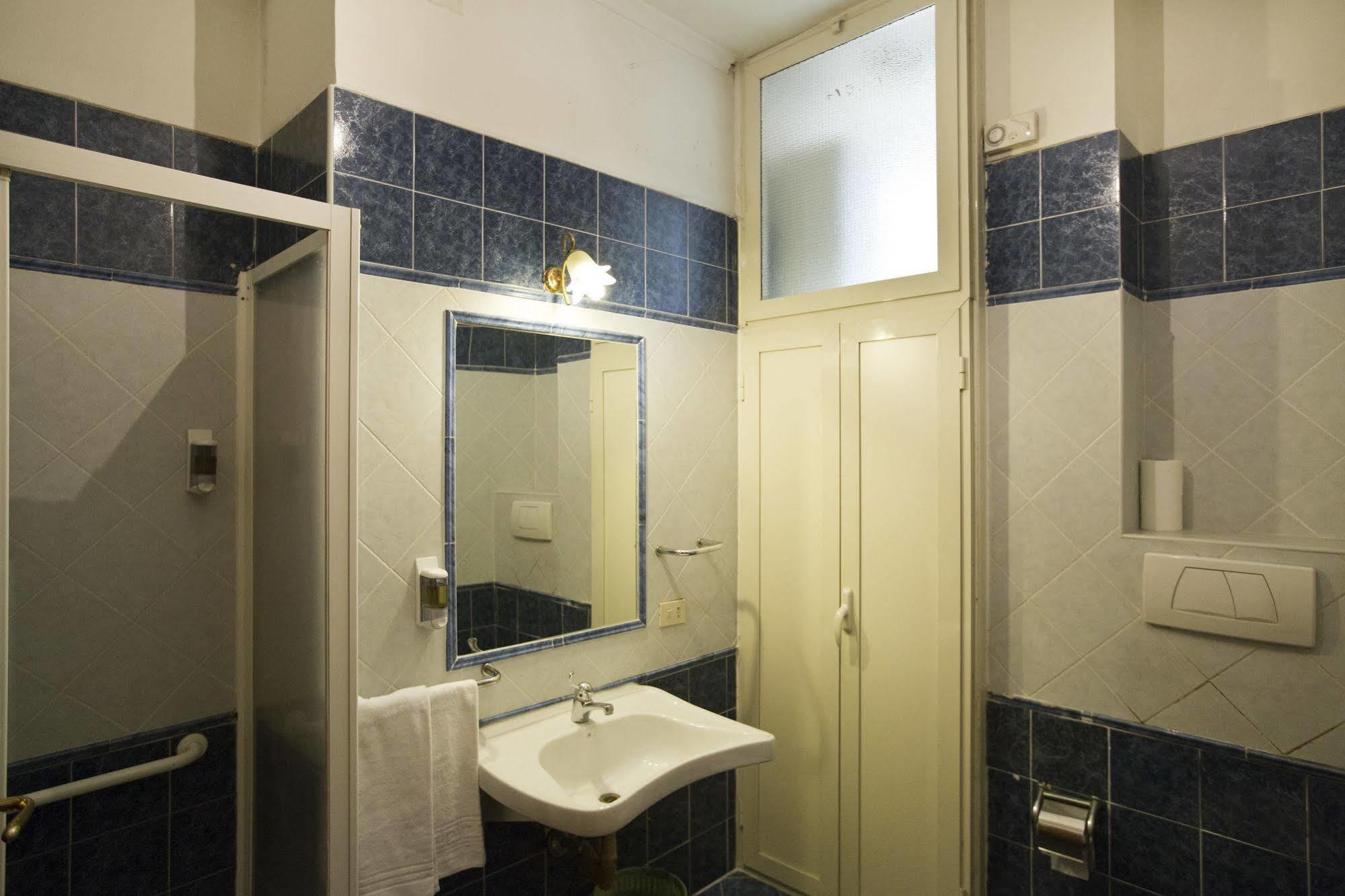Hotel Lella Rzym Zewnętrze zdjęcie