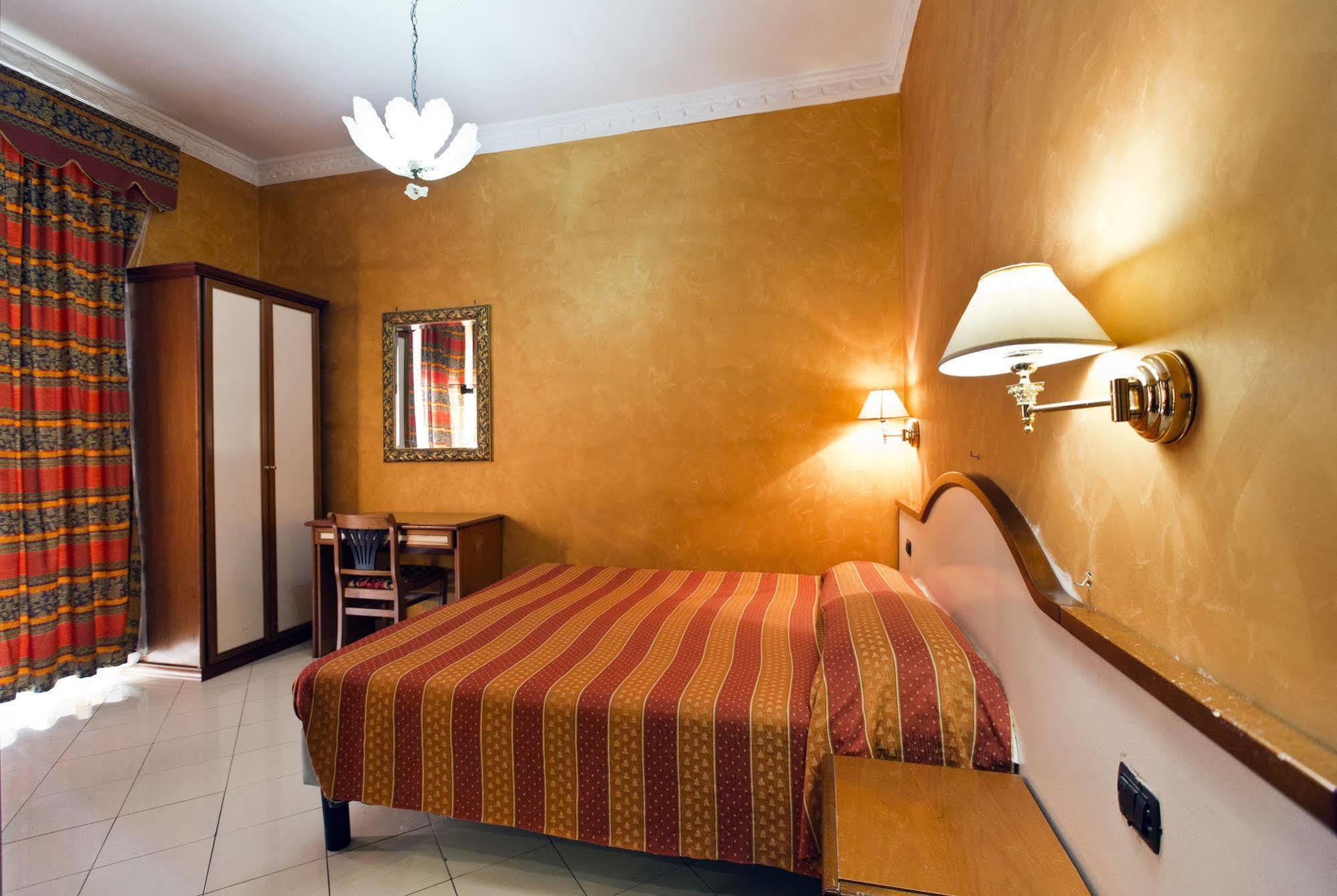Hotel Lella Rzym Zewnętrze zdjęcie