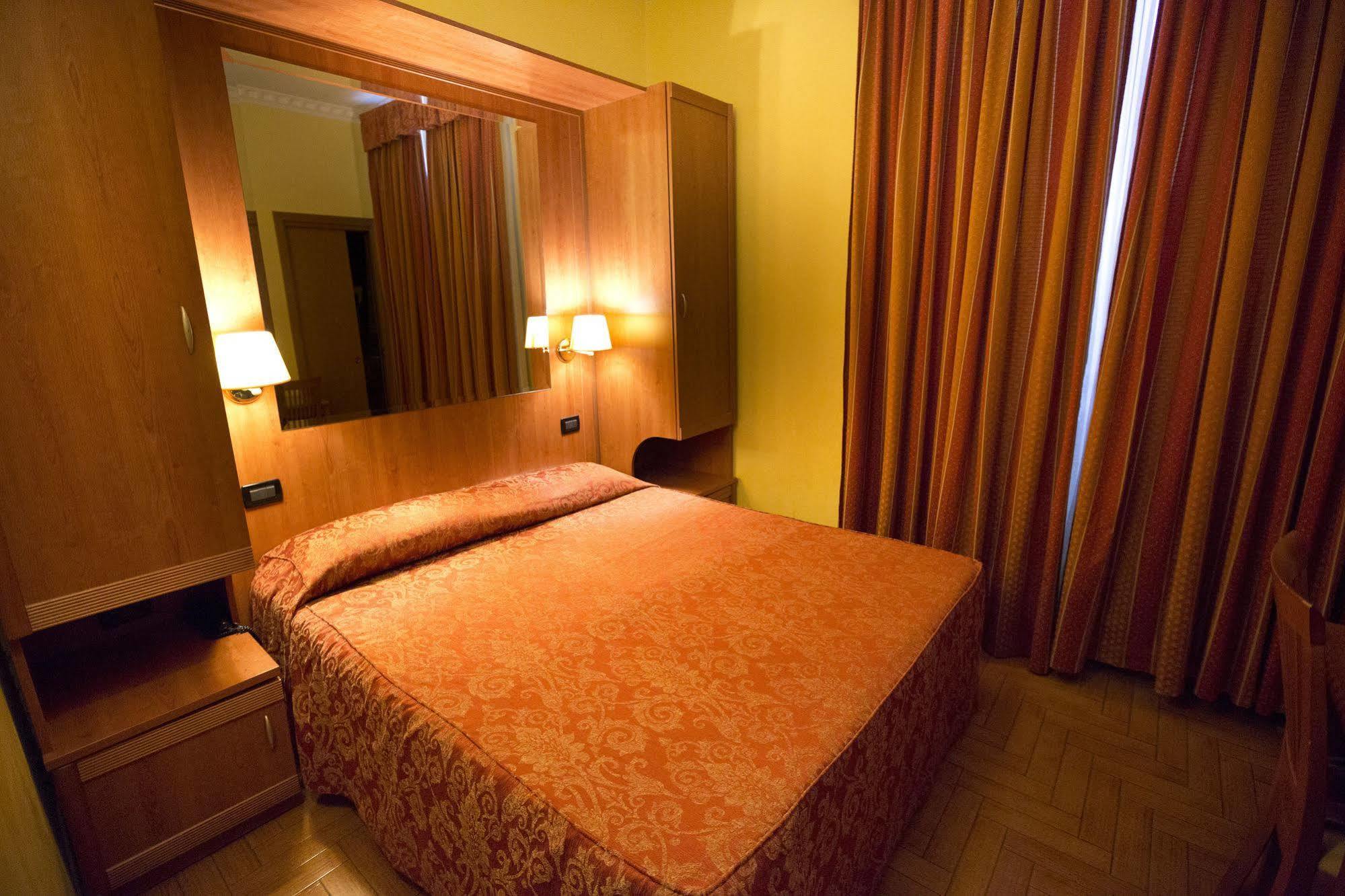 Hotel Lella Rzym Zewnętrze zdjęcie