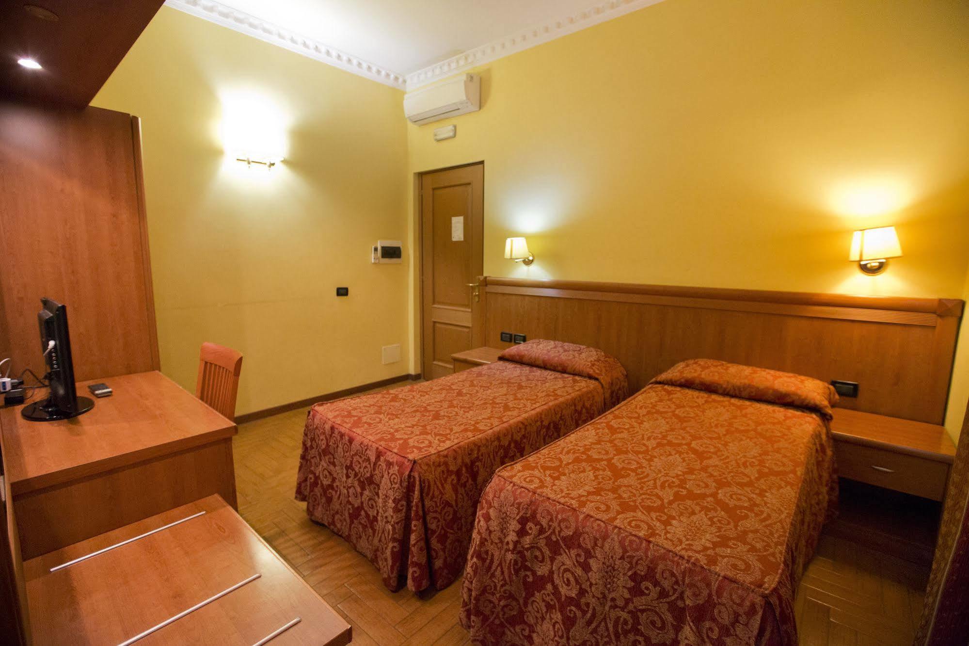 Hotel Lella Rzym Zewnętrze zdjęcie