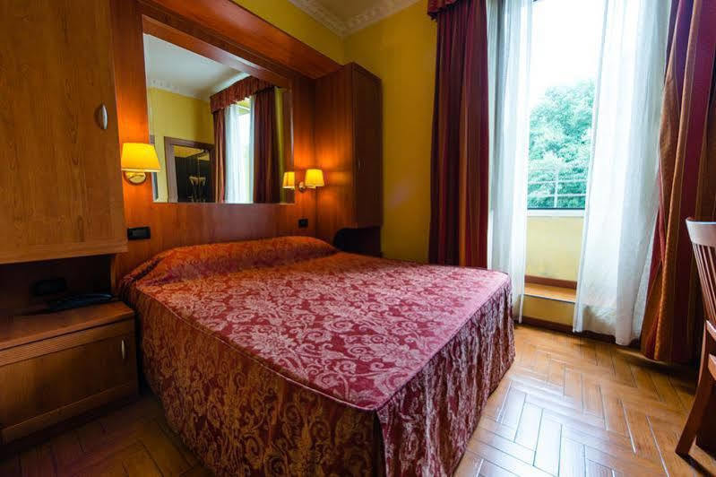 Hotel Lella Rzym Zewnętrze zdjęcie